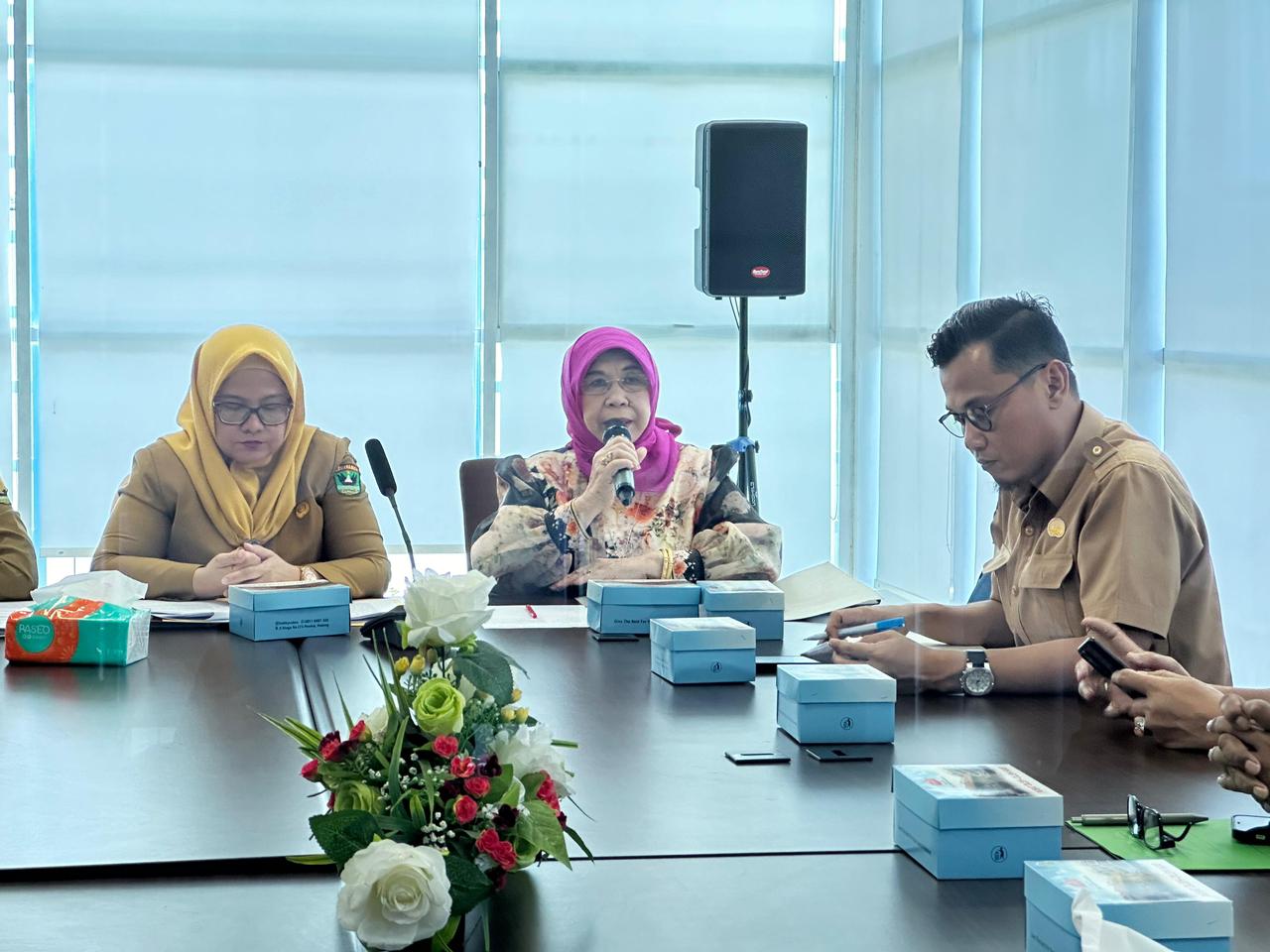 Men qaynonamni dengizda sikdim Men qaynonamni dengizda sikdim